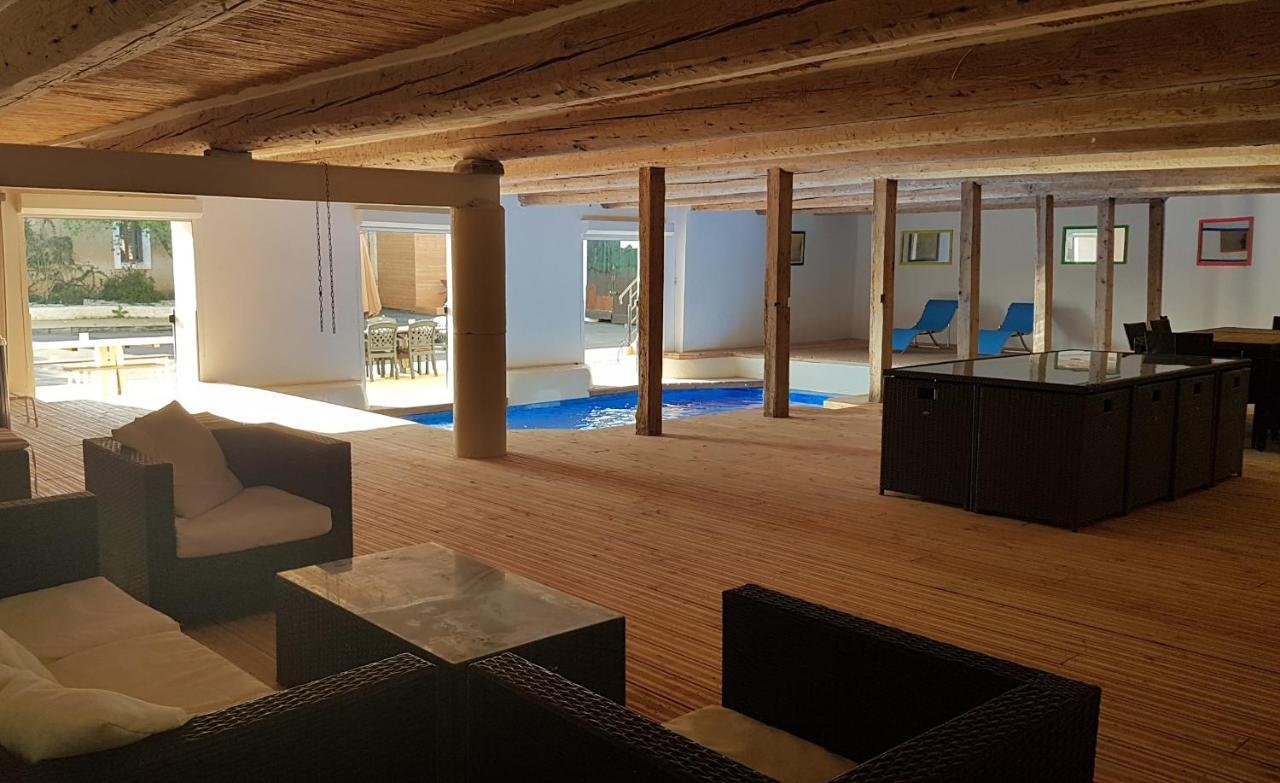 Maison 3 Chambres Avec Piscine Couverte Lespignan المظهر الخارجي الصورة